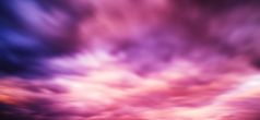 水平生动的充满活力的光滑的粉红色的云Cloudscape背景背景水平生动的充满活力的光滑的粉红色的云Cloudscape使用