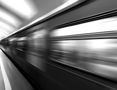 对角黑色的和白色运动模糊地铁火车背景对角黑色的和白色运动模糊地铁火车背景