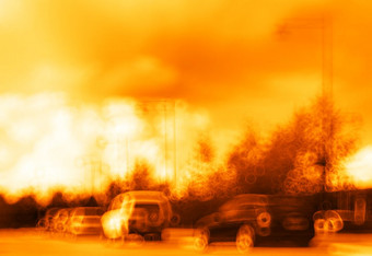 日落挪威车交通散景与背景日落挪威车交通散景与背景