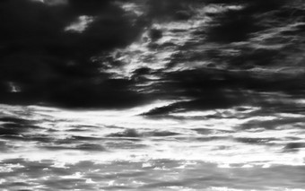 高高度黑色的和白色Cloudscape背景高高度黑色的和白色Cloudscape背景