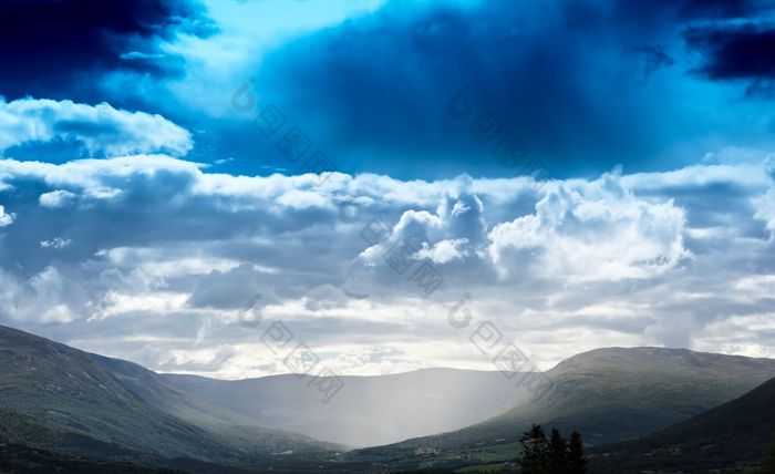 下雨挪威谷景观背景下雨挪威谷景观背景