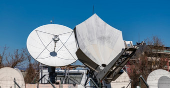 基地与卫星菜卫星菜看成的天空广播沟通技术概念