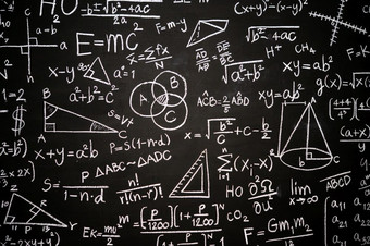 黑板上内接与科学<strong>公式</strong>和计算物理<strong>数学</strong>和电电路科学和教育背景