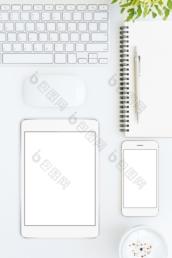 电话和平板电脑空白屏幕白色表格格式垂直前视图电话和平板电脑空白屏幕白色表格格式垂直前