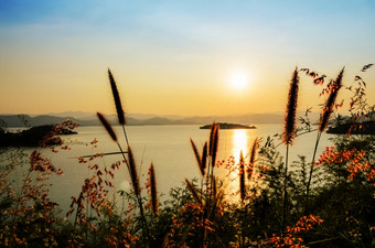 高角视图美丽的湖日落的kaeng克拉陈大坝视图点国家公园佛丕府省泰国