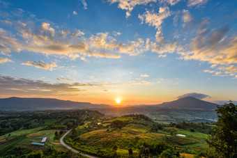 美丽的自然景观的色彩斑斓的天<strong>空</strong>和山在的<strong>日出</strong>考县takhian非政府组织视图点考县呵呵景点碧差汶泰国<strong>日出</strong>考县takhian非政府组织视图点