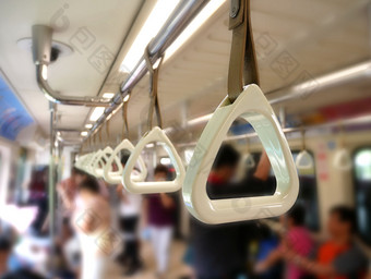 处理循环内部地铁地铁火车为的安全站乘客
