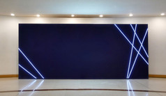 空白广告牌黑暗屏幕海报模型现代画廊开放空间
