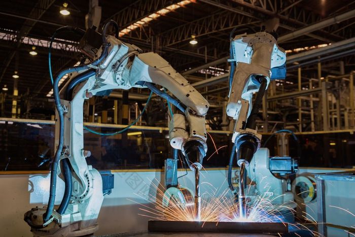 工业机器人是测试运行新程序汽车工厂