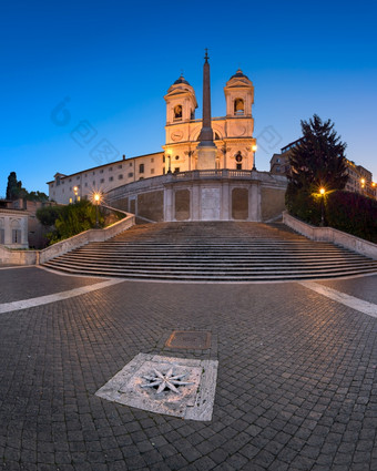 罗马意大利11月西班牙语步骤和三位一体的蒙蒂教堂罗马的不朽的楼梯步骤是建与法国外交官Etiennegueffier基金