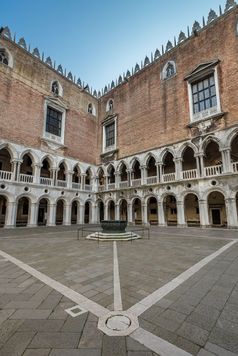 内部院子里总督宫宫殿卡塔尼亚威尼斯意大利