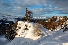 麦当娜坎皮利奥滑雪度假胜地意大利阿尔卑斯山脉意大利