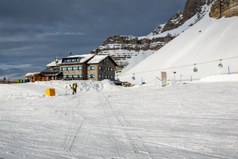 滑雪<strong>餐厅</strong>麦当娜坎皮利奥滑雪<strong>度假</strong>胜地意大利阿尔卑斯山脉意大利