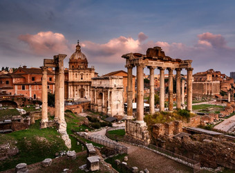 罗马论坛论坛罗马和废墟septimius西弗勒斯拱和土星寺庙日落罗马意大利