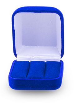 打开蓝色的珠宝盒子把环耳环其他人价值的东西成图像孤立的白色