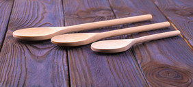 三个木勺子木表格
