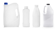 集canisteres和瓶白色塑料白色背景