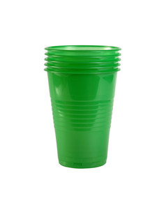 绿色塑料杯白色背景