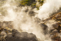 小喷泉维柳钦斯基火山小谷间歇泉的堪察加半岛半岛
