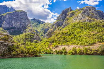 的波斯尼亚和黑塞哥维纳美丽的湖和山公园波斯尼亚和黑塞哥维纳美丽的湖和山公园