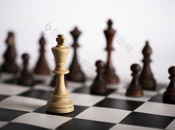 的国际象棋块棋盘的概念玩和赢得国际象棋比赛国际象棋块棋盘的概念玩和赢得国际象棋比赛