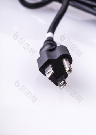 黑色的电插头孤立的的白色背景黑色的电插头孤立的的白色