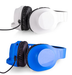 耳机与麦克风孤立的白色背景的耳机与麦克风孤立的白色背景