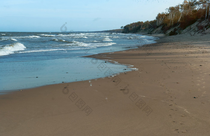低波运行成的海海岸海波的海滩风暴的波罗的海海风暴的波罗的海海海波的海滩低波运行成的海海岸