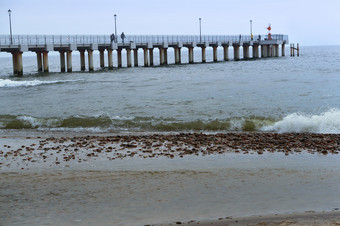 码头的海低波运行成的海海岸海波的海滩风暴的波罗的海海风暴的波罗的海海海波的海滩低波运行成的海海岸码头的海