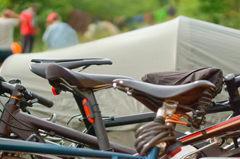 帐篷营为骑自行车的人帐篷和自行车的营地夏天帐篷和自行车的营地夏天帐篷营为骑自行车的人