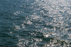 蓝色的语气背景水表面涟漪的水涟漪的水背景水表面