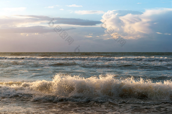 高海滨陡峭的海海岸的波罗的海海陡峭的海海岸的波罗的海海高海滨