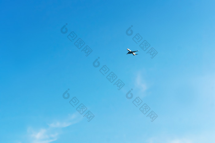 蓝色的天空和飞机高的天空飞机高的天空飞机蓝色的天空和飞机