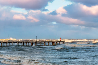 码头的海晚上海景黎明小时的海黎明小时的海码头的海晚上海景