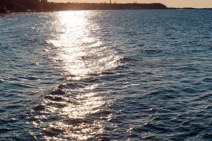 反射的太阳的水日落的海日落的海反射的太阳的水