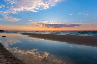 日落的海滨的天空紫色的从的日落的天空紫色的从的日落日落的海滨