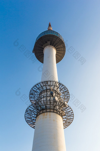 首尔塔南<strong>韩国</strong>首尔南<strong>韩国</strong>1月首尔塔南<strong>韩国</strong>与蓝色的天空