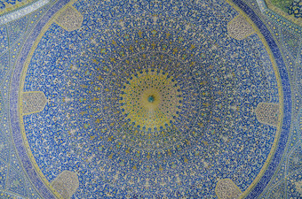 室内视图崇高的圆顶的沙阿清真寺sfahan伊朗覆盖与马赛克彩色瓷砖目的给的观众感觉天上的<strong>超越</strong>伊斯法罕伊朗4月室内视图崇高的圆顶的沙阿清真寺sfahan伊朗覆盖与马赛克彩色瓷砖目的给的观众感觉天上的<strong>超越</strong>