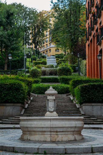 风景如画的喷泉和楼梯马德里西班牙风景如画的喷泉和楼梯马德里西班牙