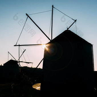 背光轮廓典型的葡萄牙语风车辛特拉葡萄牙背光轮廓典型的葡萄牙语风车辛特拉葡萄牙