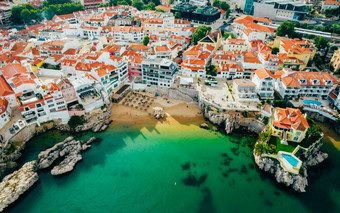 无人机空中视图沙滩上女王和历史城市中心管理葡萄牙葡萄牙语里维埃拉小镇西里斯本无人机空中视图沙滩上女王和历史城市中心管理葡萄牙