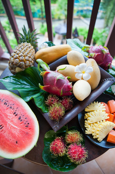 异国情调的水果多汁的自然拍摄芒果木瓜龙水果红毛丹菠萝