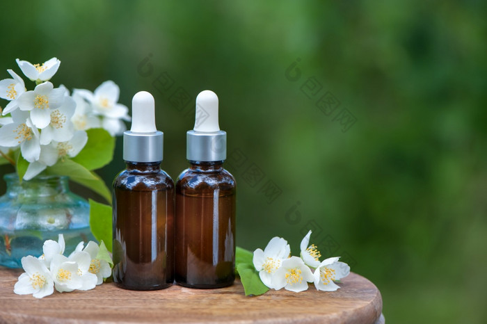 至关重要的茉莉花石油bioproduct有机化妆品香水美容芳香疗法