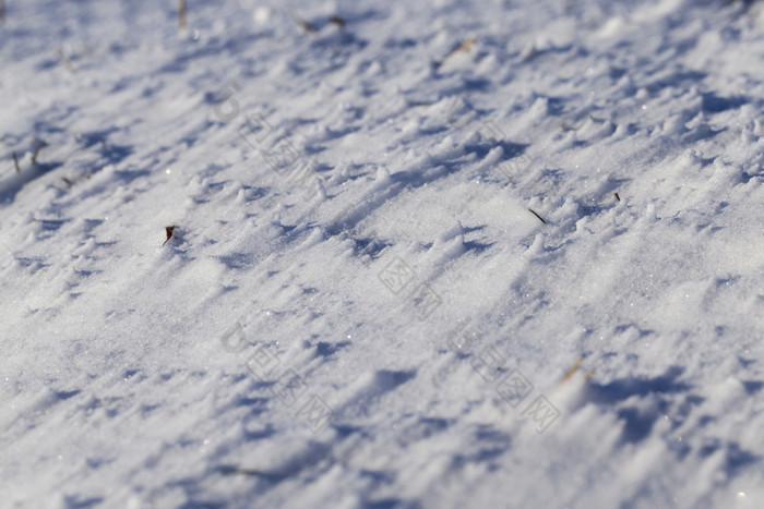 雪说谎雪地里后的最后的降雪照片的冬天的场雪后降雪