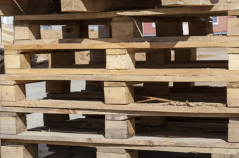 分散建设网站木盒子为存储和运输建筑材料特写镜头木起皱为建筑材料