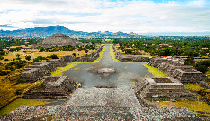 中央墨西哥金字塔视图从的前墨西哥金字塔