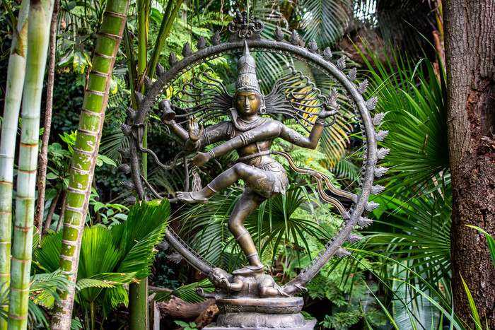 金属雕像印度教女神次的花园户外金属雕像印图片