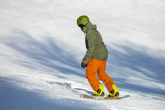 滑雪<strong>有有</strong>趣的骑山滑雪度假胜地从一边滑雪<strong>有有</strong>趣的骑山滑雪度假胜地