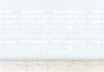 空的角度来<strong>看房</strong>间与白色陶瓷瓷砖墙和大理石地板上模板为添加你的内容