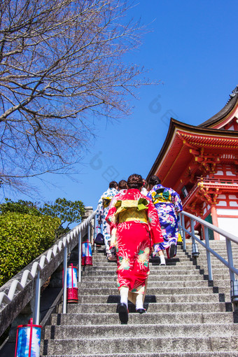 <strong>日本</strong>游客和外国人把衣服yukata为访问的大气内部的清水寺寺庙<strong>日本</strong>在樱桃<strong>樱花</strong>开花时间是会布鲁姆《京都议定书》